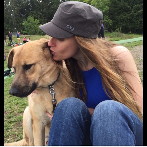 Meet your Posh Ambassador, Sara! - Picture 3 of 4